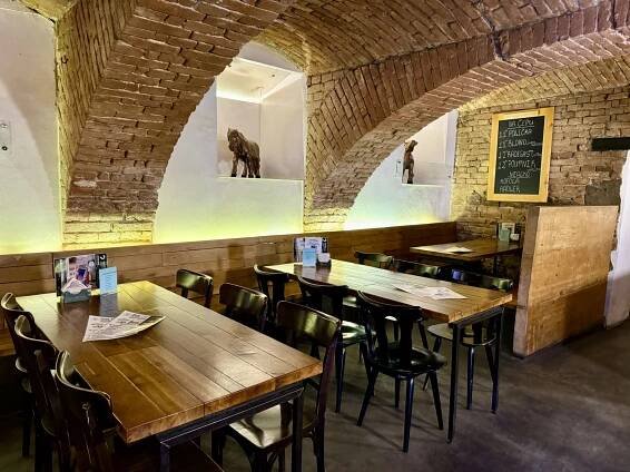 Pozvánka na vynikající burgery i na pivo – do Pivní stáje na Veveří! | www.coolbrnoblog.cz