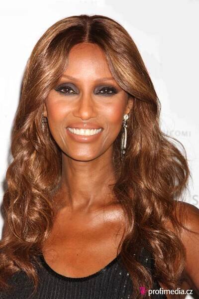 Iman - celebrity účes - HappyHair