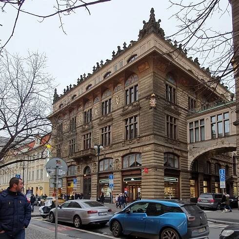 Зимна Прага – приказка без край, хубава бира и греяно вино Приказки за лека нощ с Ева Веселинова