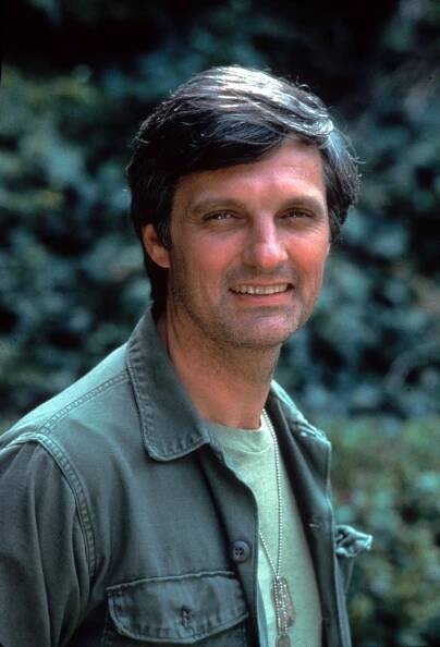 FOTO: Alan Alda v seriálu MASH. – stránka 21