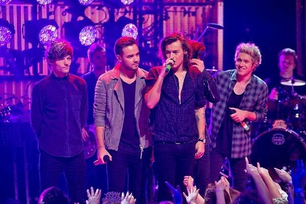 Teen Choice Award nominations pit Zayn Malik against One Direction