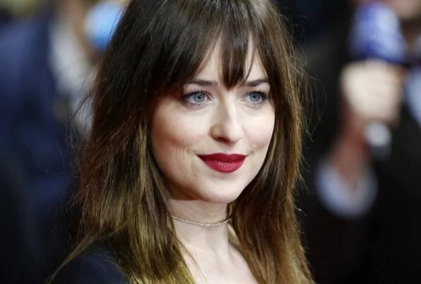 Dakota Johnsonová je opět single. Její půlroční vztah s Matthewem nevyšel...