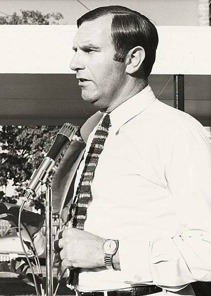 Ian Sinclair - Wikipedia