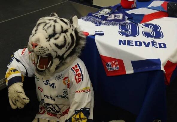 Fanshop Bílých Tygrů otevřel „vánoční pobočku“! | Bílí Tygři Liberec