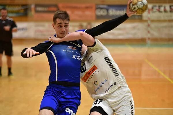 Dvě červené karty Frýdek zvedly. Dva body trefil v závěru Moješcik. Podívejte se