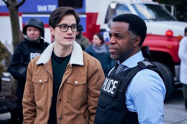 Hudson a Rex - Pokus a omyl - Z filmu - Justin Kelly, Kevin Hanchard