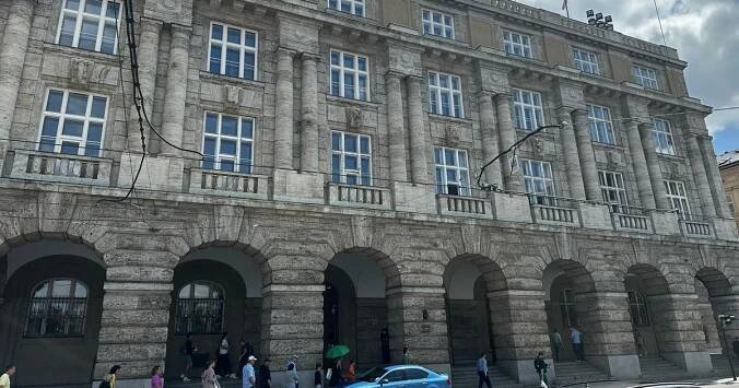 Rozruch na filozofické fakultě: Dva lidé skončili na policejní služebně, chovali se „nestandardně“