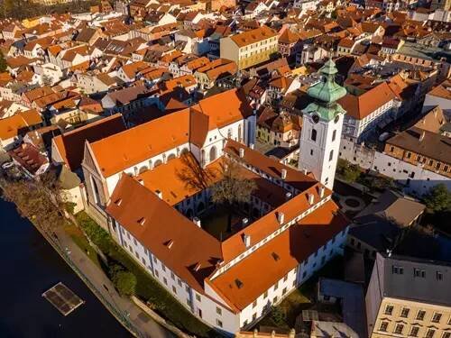 Prohlídky dominikánského kláštera v Českých Budějovicích – Kudy z nudy 