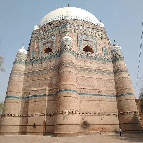 sufi shrine multan