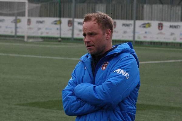 Mladí fotbalisté Slovácka (bílé dresy) zvítězili v dohrávce 2 . kola Moravskoslezské žákovské ligy nad domácím Hodonínem jasně 7:0.