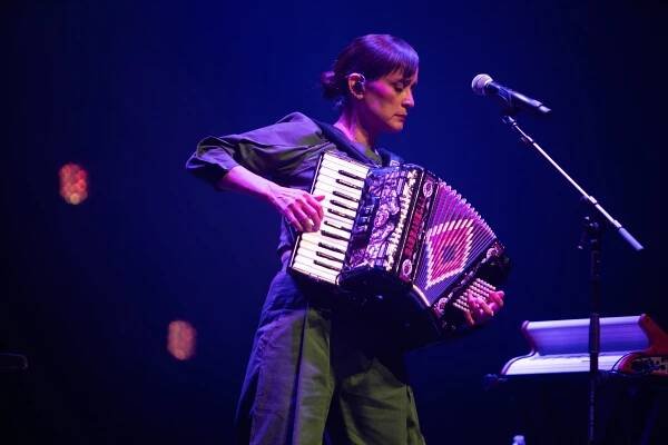 Photo of Julieta Venegas onstage