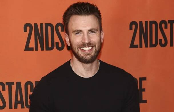 Chris Evans má novú lásku: Je toto jeho frajerka?