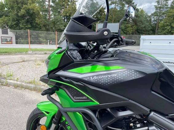 Kawasaki Versys 650 2023 nové v ČR,serviska,1.majitel, 3kufry