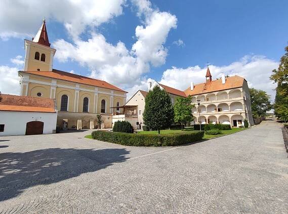 Archanděl Michael nad Bohuticemi. Objevte mystické místo na Miroslavsku