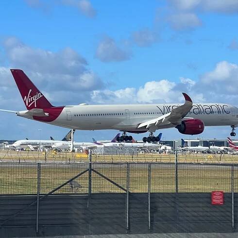 Heathrow orders more flight cancellations, hitting 10,000 passengers