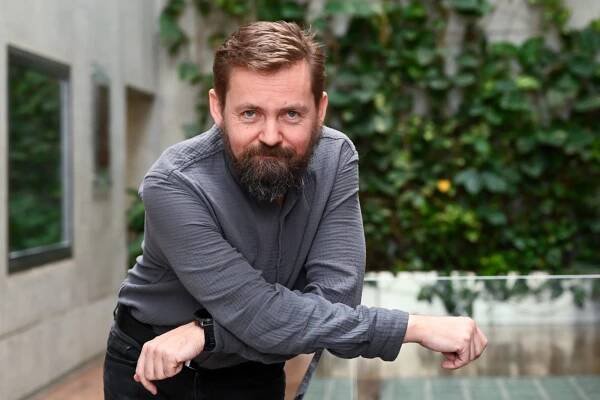 Postavu do sebe musí herec vpustit. Roli empatického vyšetřovatele jsem svlékal dlouho, líčí Lněnička