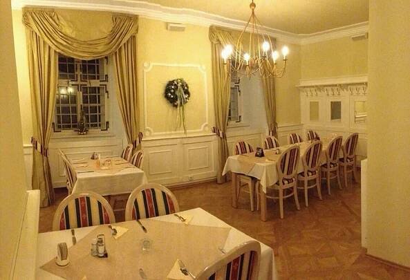 Zámecká restaurace Dobříš | Apetee