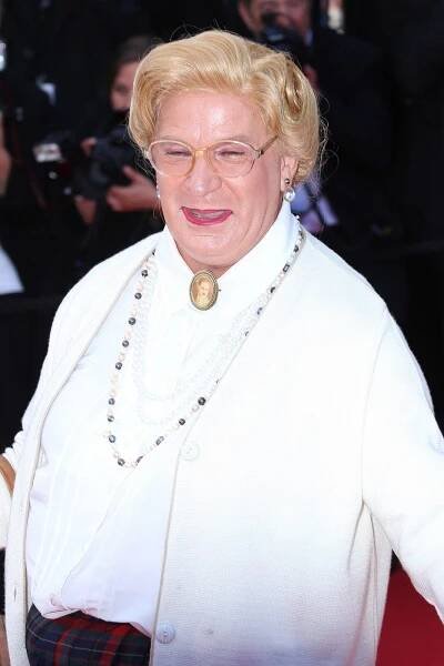 Poznáváte ho? Robin Williams na červeném koberci v Cannes po dvaceti letech pobíhal jako Táta v sukni