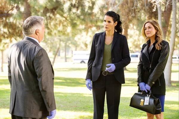 Rizzoli & Isles: Vraždy na pitevně - Další den (S05E01) (2014)