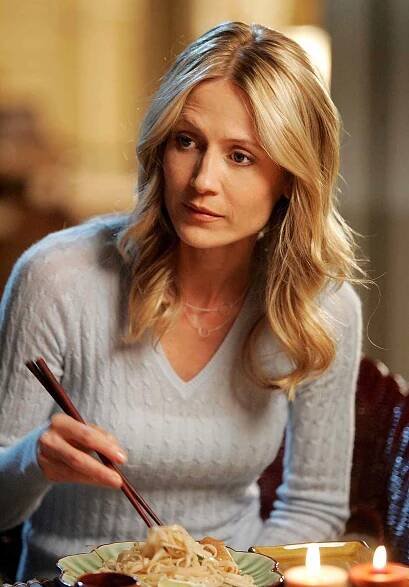 THE O.C., Kelly Rowan, (Season 3), 2003-2007. photo: © WB / Courtesy: Everett Collection