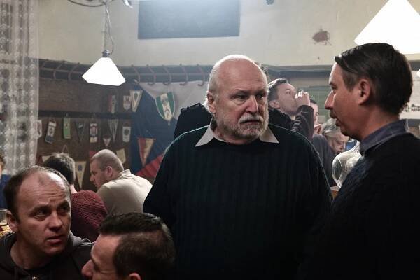 Miloš Vávra, Robert Mikluš - Strážmistr Topinka - Zločin na hřišti - Z filmu
