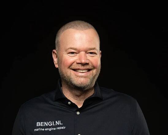 Van Barneveld secures PDC Tour Card with comeback completed at Q-School - Raymond van Barneveld