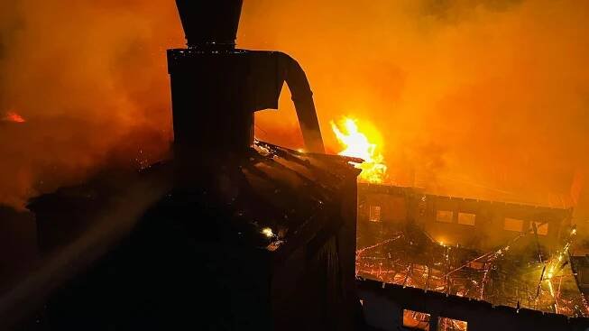 V jihočeských Slavonicích hořela hala. Požár způsobil 15milionovou škodu