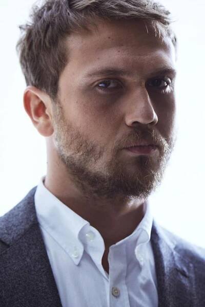Aras Bulut İynemli herec