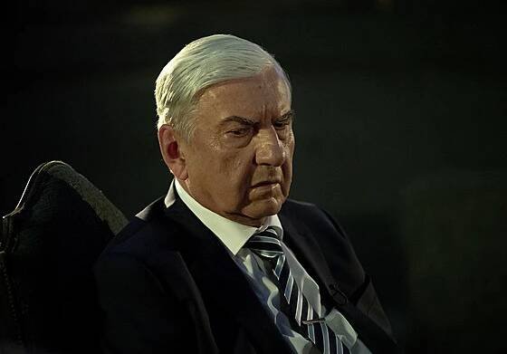 Miroslav Donutil jako český prezident v minisérii Moloch