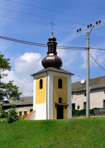 Soubor:Troubky-Zdislavice, Troubky, bell tower.jpg – Wikipedie