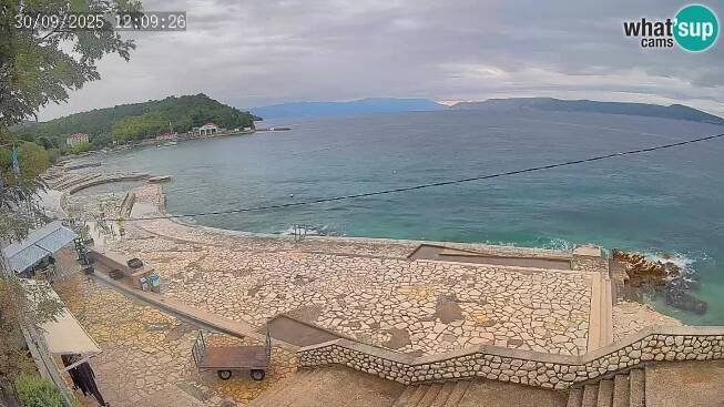 Webcam Selce: Livestream Selce Beach - Diving Center - Webcam Galore