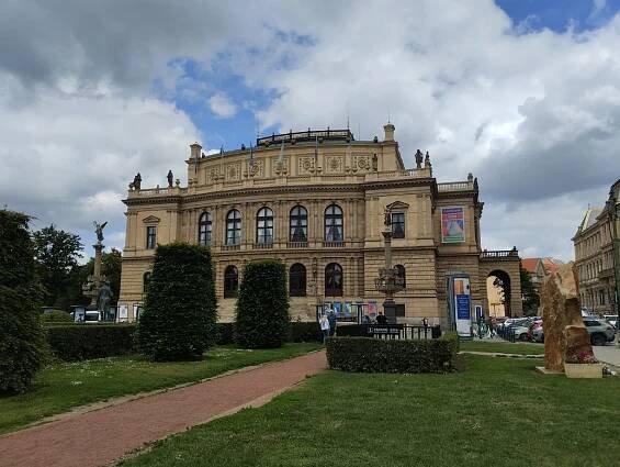Zájezd - Praha, Divadlo Broadway | Fotogalerie Klubu seniorů | Město Hranice
