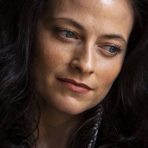 The naked truth about Lara Pulver