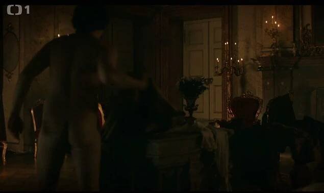 Film Marie Terezie plný sexu! Prasklá postel, soulož s labutí. Vážně to tak bylo?