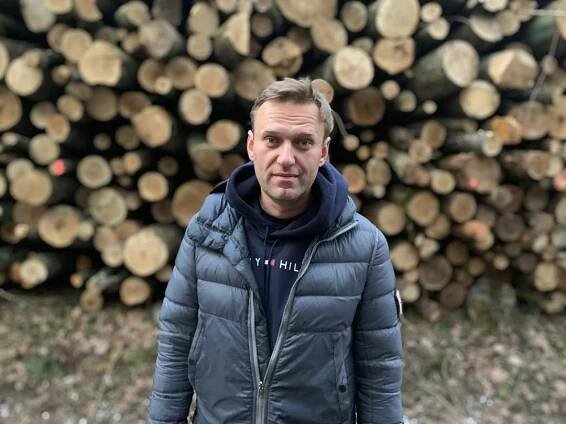 Alexej Navalnyj podal žalobu na Putinova mluvčího Peskova