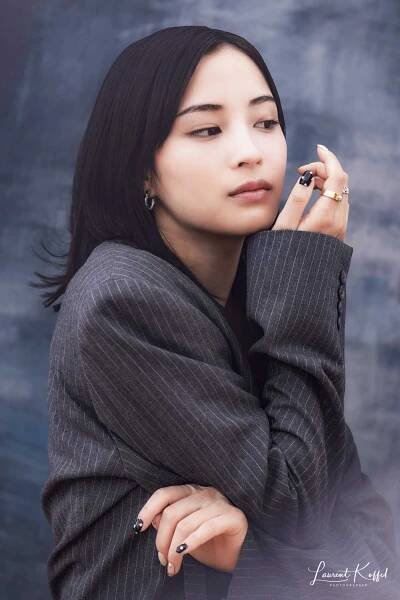 Suzu Hirose → Gallery
