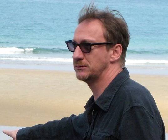 David Thewlis Biography - Facts, Childhood, Family Life & Achievements