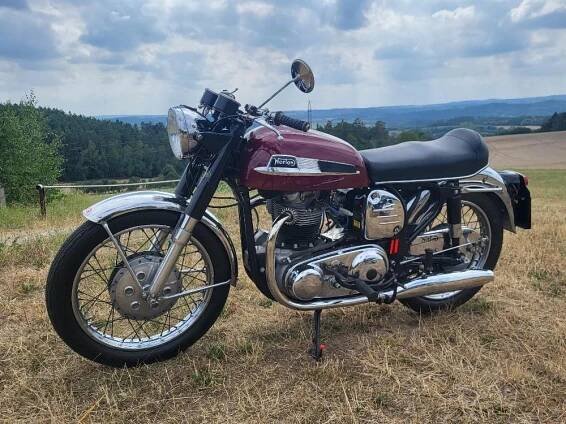 Norton Atlas 750 r.v.1967- na bílých SPZ - Brno venkov