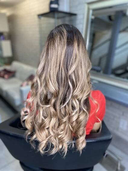 Kompletní kadeřnické balíčky: střih i s barvením nebo brazilský keratin