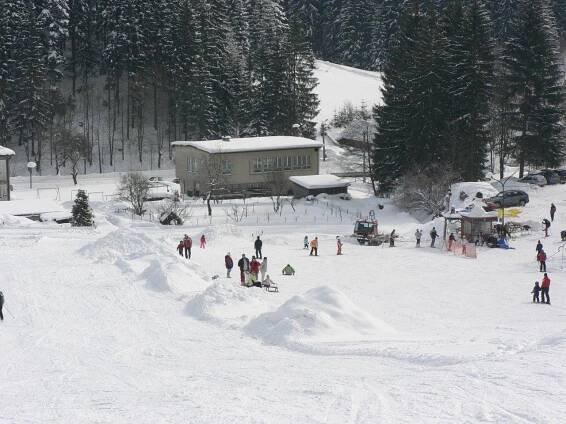Ski areál Jezerné - Velké Karlovice - ubytování, počasí, online webkamera, otevírací doba, akce