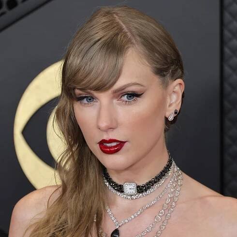 Taylor Swift's Grammys Beauty Is an Ode to Her Reputation Era