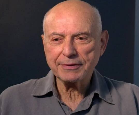 Alan Arkin Biography - Facts, Childhood, Family Life & Achievements