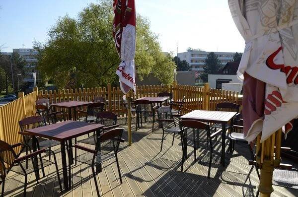Restaurace Garáž foto 2