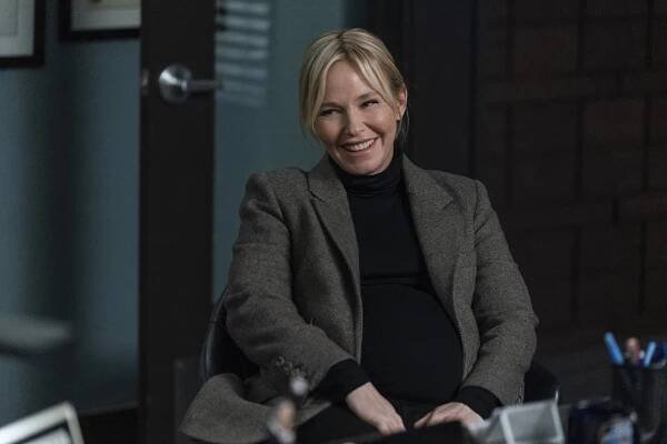 Kelli Giddish - Actress
