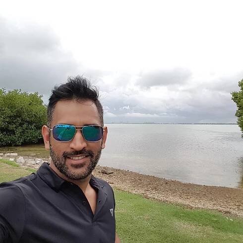 Mahendra Singh Dhoni Age, Height, Biography 2024 Wiki, Net Worth - Trusted Networth of Famours Celebrities