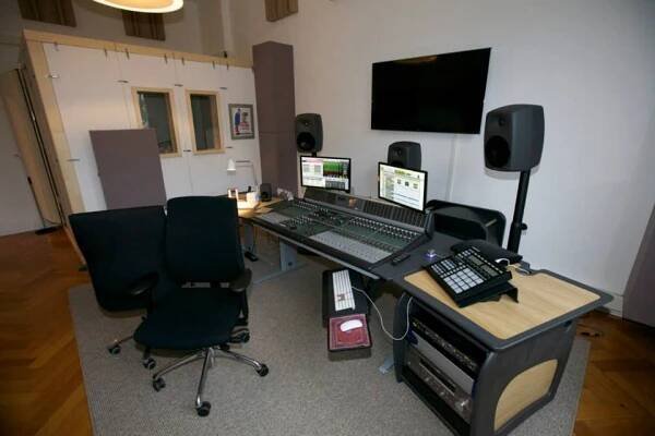 Holger-Jung-Sound-For-Pictures-GIK-Soffit