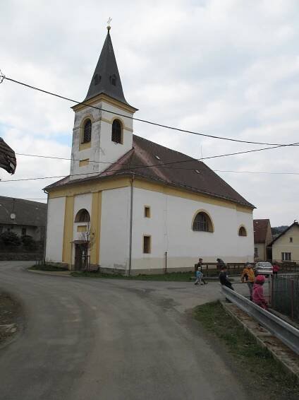 Slavíkovice (Černíkov), kostel sv. Josefa II.jpg