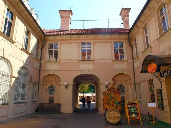 Soubor:Palác Sylva-Taroucca 09.JPG