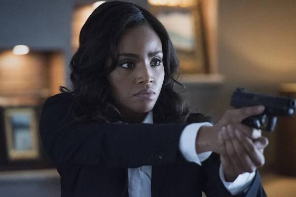 Batwoman - Světlá pleť, modré oči - Z filmu - Meagan Tandy