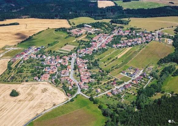 Letecké snímky obce Okrouhlá 2019 - Letecké snímky 1.8.2019 - Oficiální stránky obce Okrouhlá
